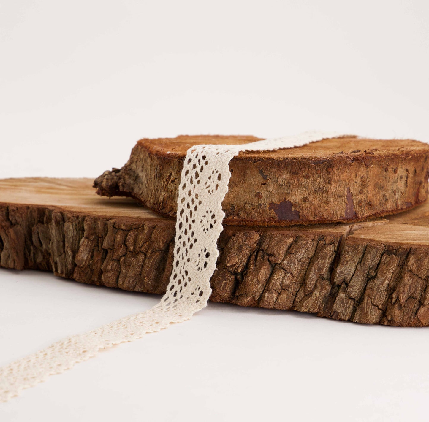 Scalloped Tortion Lace Natural (SOLD PER METER)