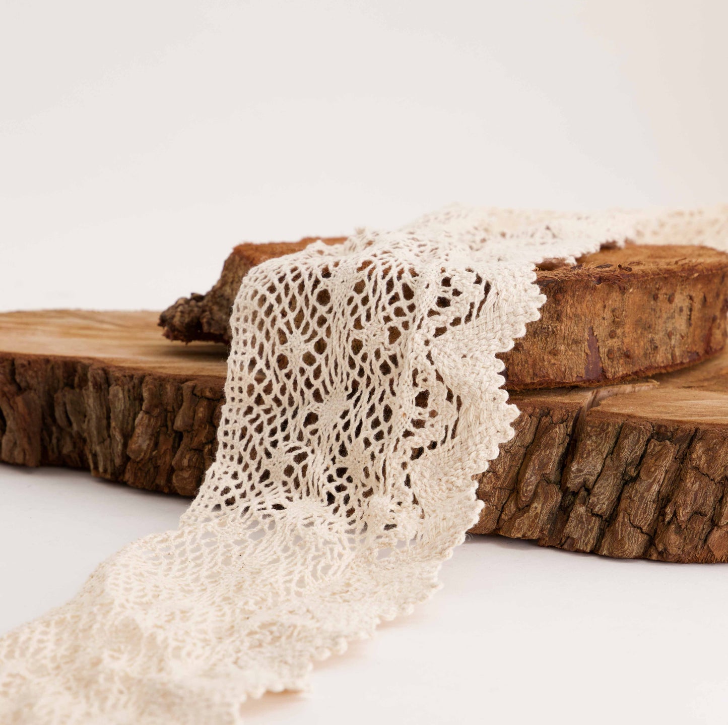 Scalloped Tortion Lace Natural (SOLD PER METER)