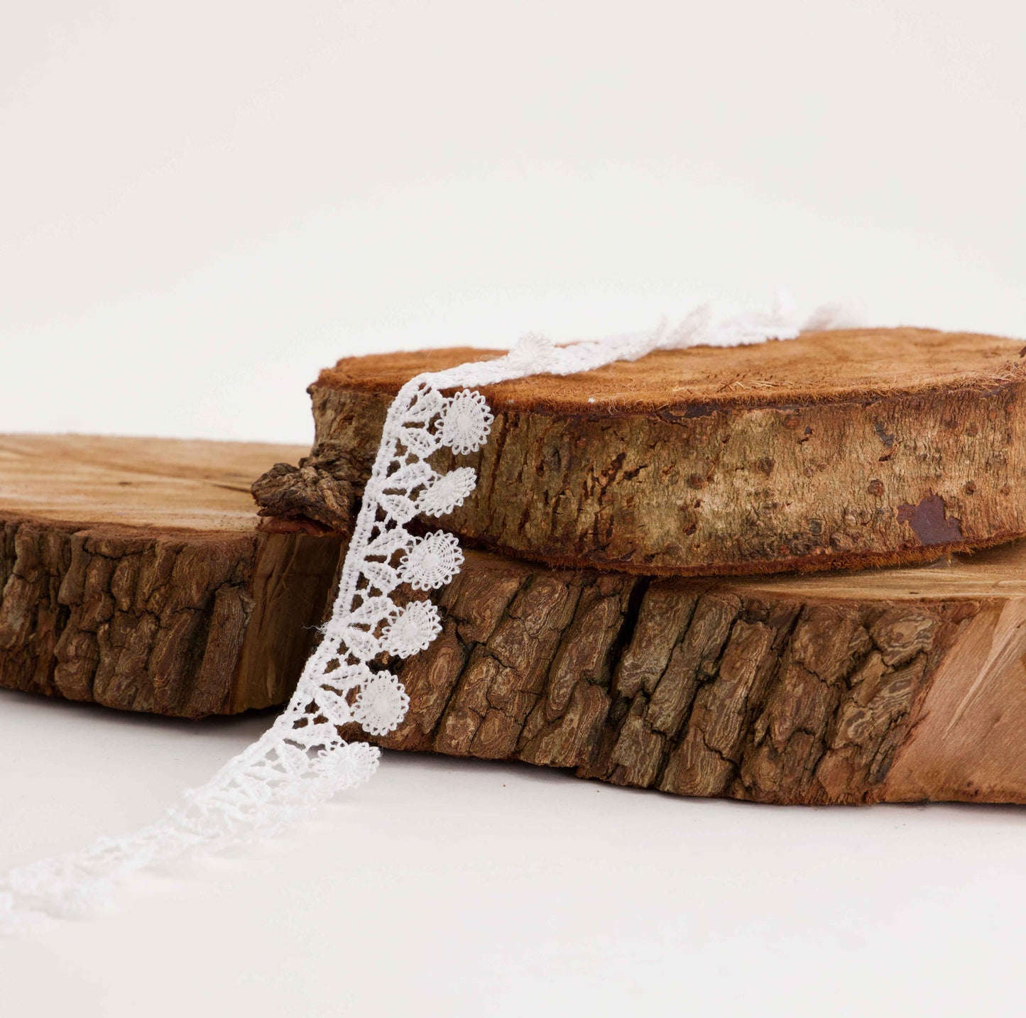 Polyester Daisy Lace (SOLD PER METER)