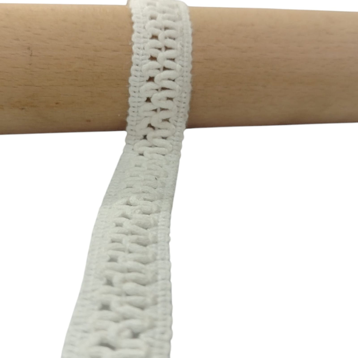 Cotton Lace - 2cm - Creamy White (SOLD PER METRE & ROLL)