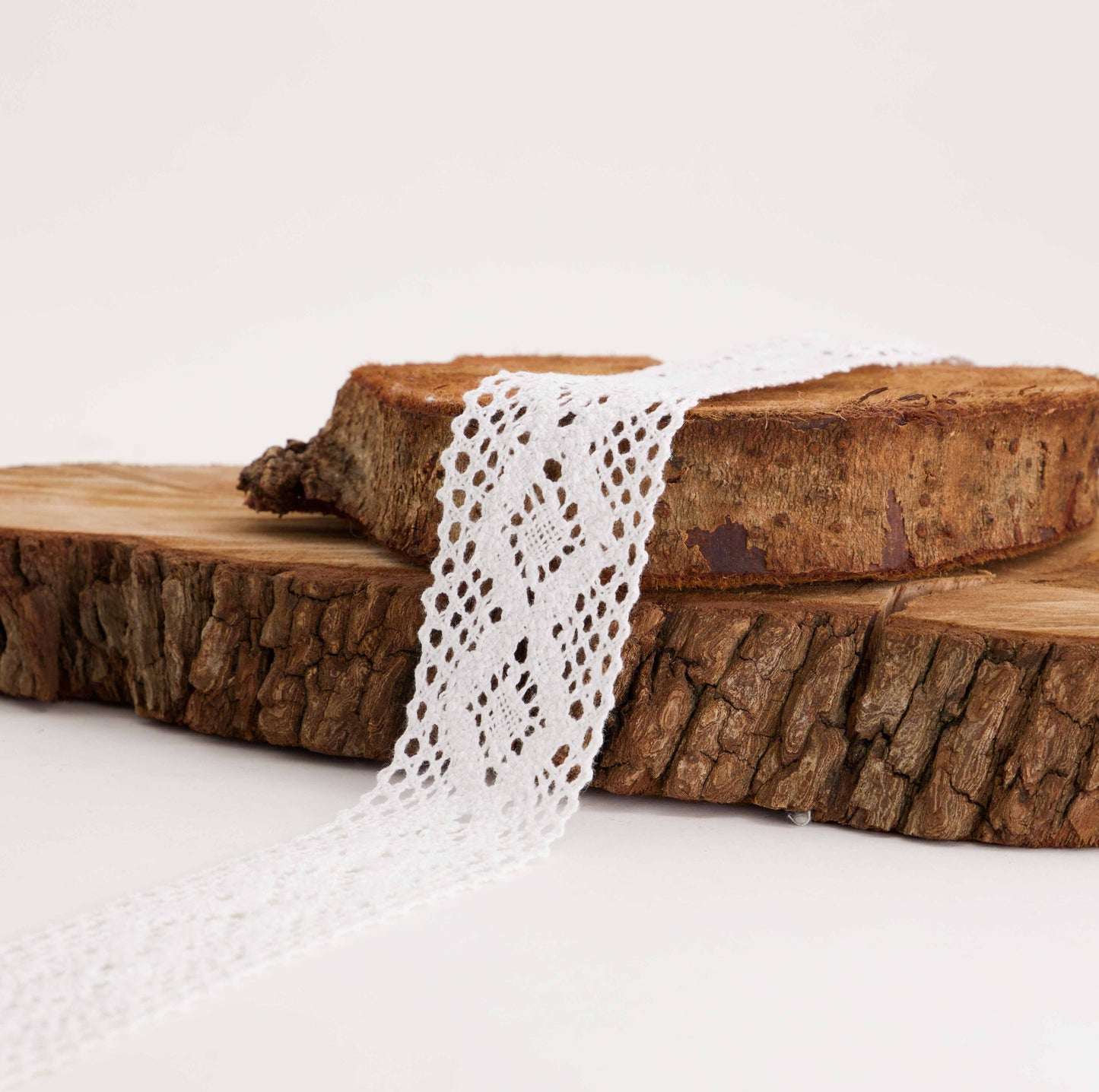 Edge Tortion Lace  (SOLD PER METER)