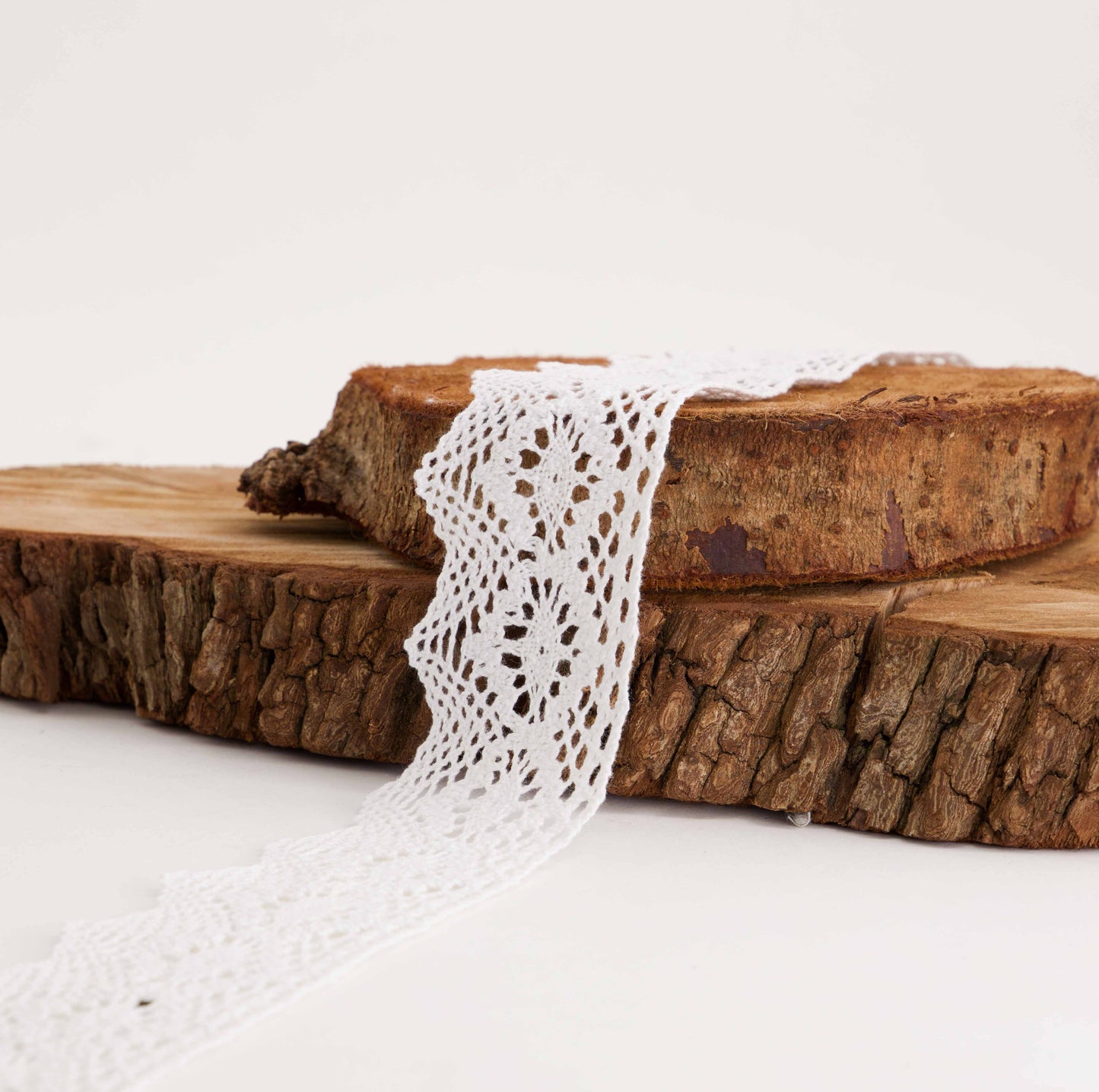 Scalloped Tortion Lace  (SOLD PER METER)