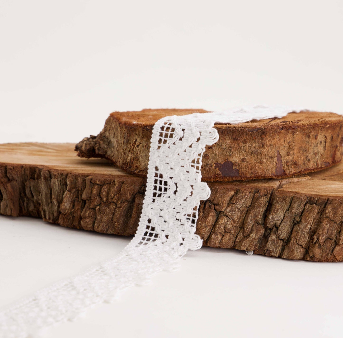 Edge Tortion Lace  (SOLD PER METER)