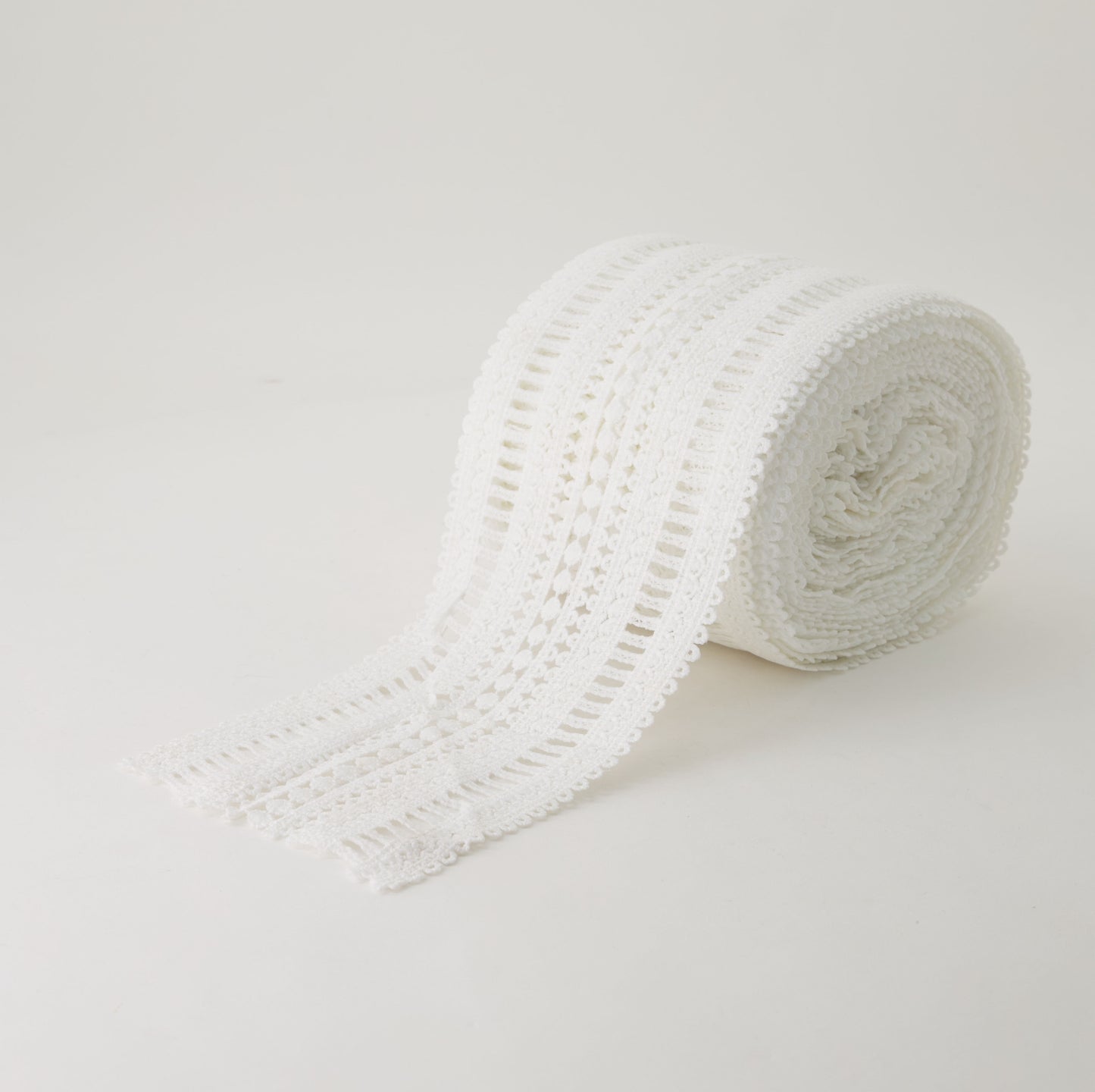 Scalloped Polyester Lace  (SOLD PER METER)